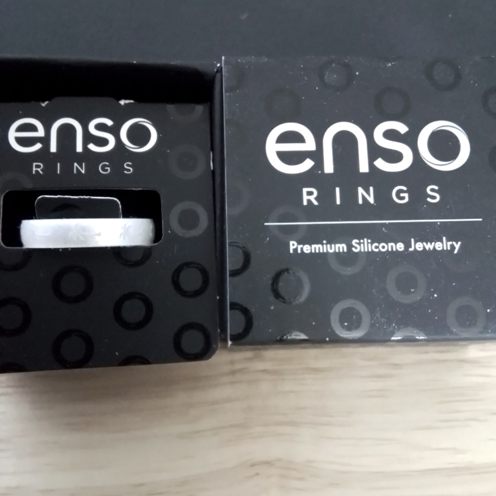 White Enso ring